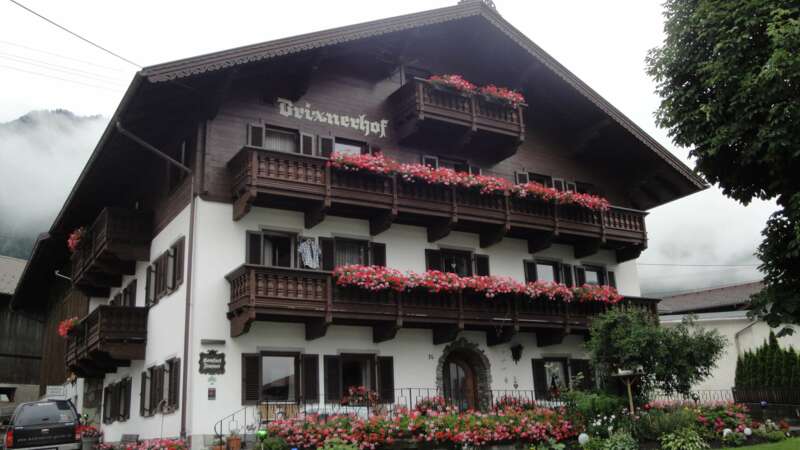 Brixnerhof Holzanstriche
